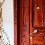 Magnolia Urban Apartment, Corfu Town アパート
